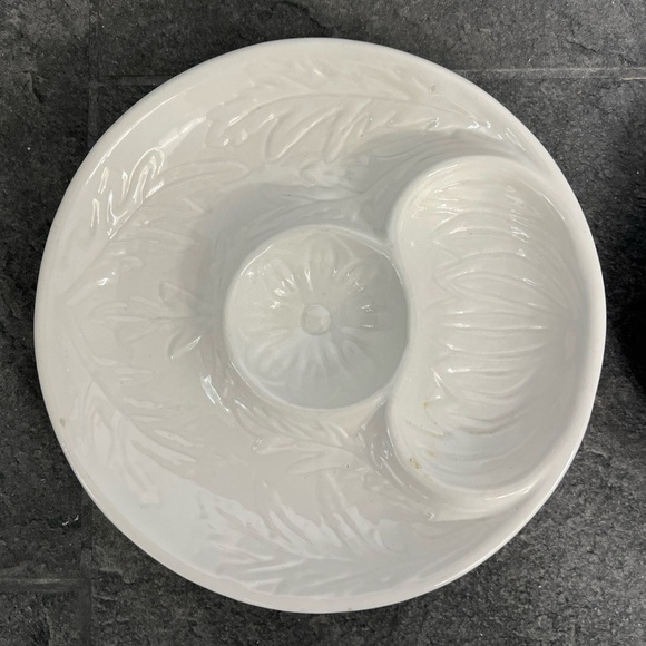 California Pottery White Artichoke Plates 352 Set of 2 - Picture 3 of 8